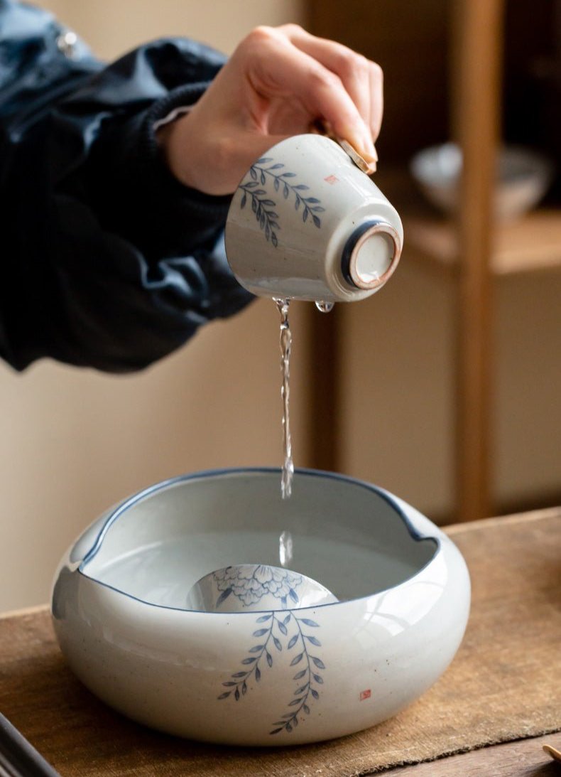 Tazza da tè cinese in stile antico con smalto blu cobalto e salice e peonia/tazza da tè Kungfu
