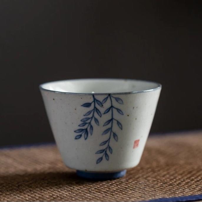 Tazza da tè cinese in stile antico con smalto blu cobalto e salice e peonia/tazza da tè Kungfu