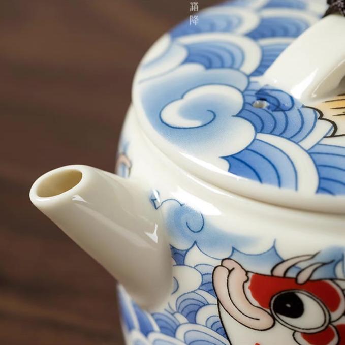 Exquiste "Han Wa"(Mirror Tile) Styled Chinese Tea Pot in Prosperous Playing Fish Pattern
