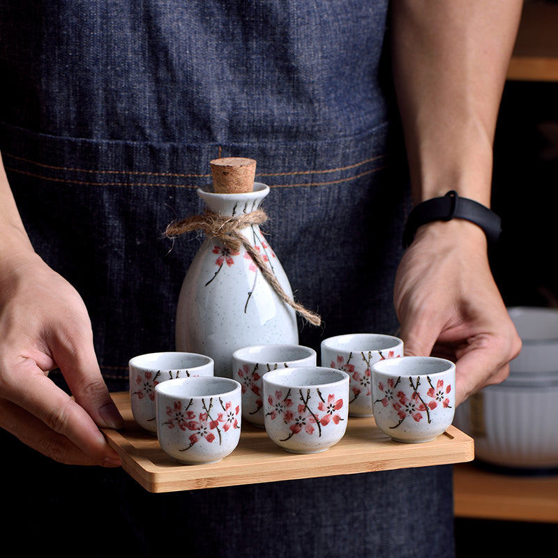 Modern Minimalism Japanese Ceramic Sake Drinking Set with Oriental Design