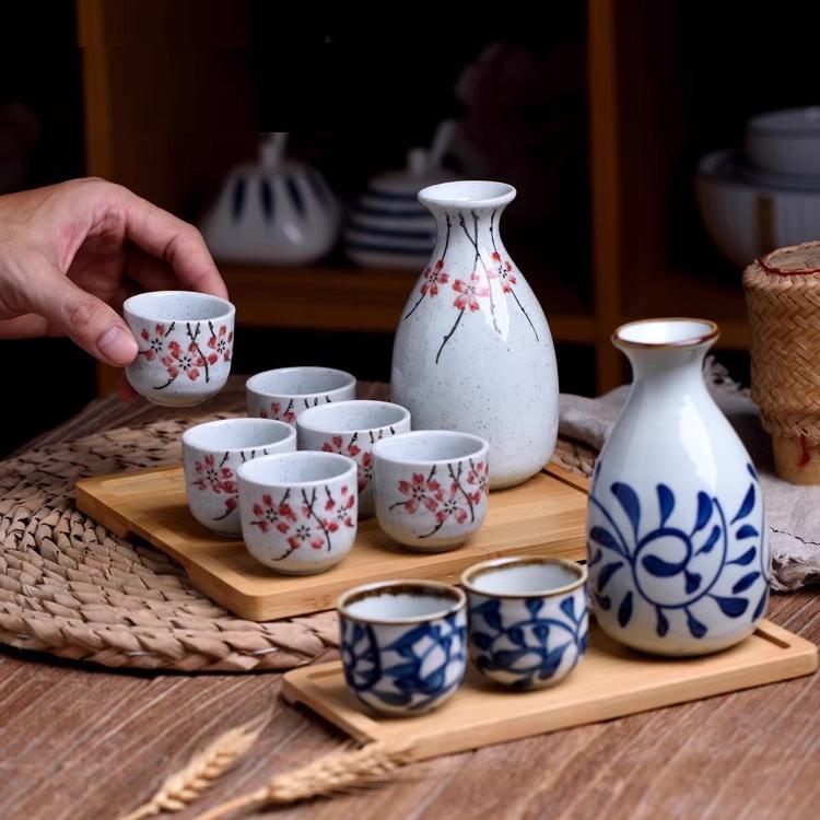Modern Minimalism Japanese Ceramic Sake Drinking Set with Oriental Design